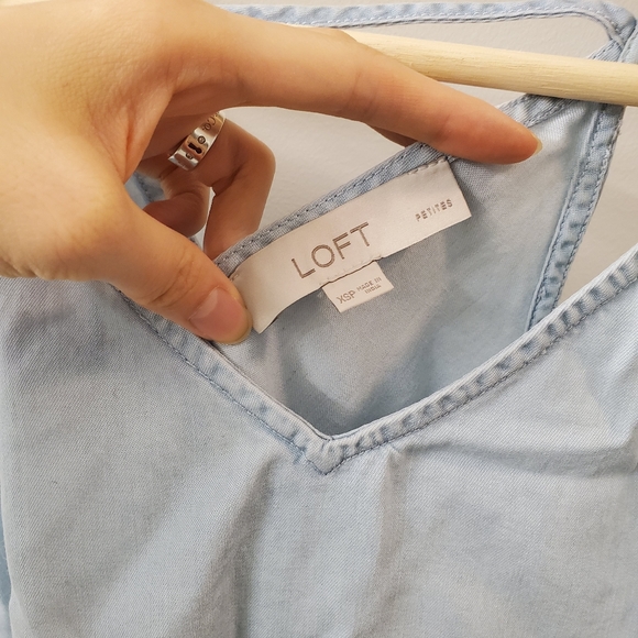 LOFT Chambray tank top - Picture 3 of 5